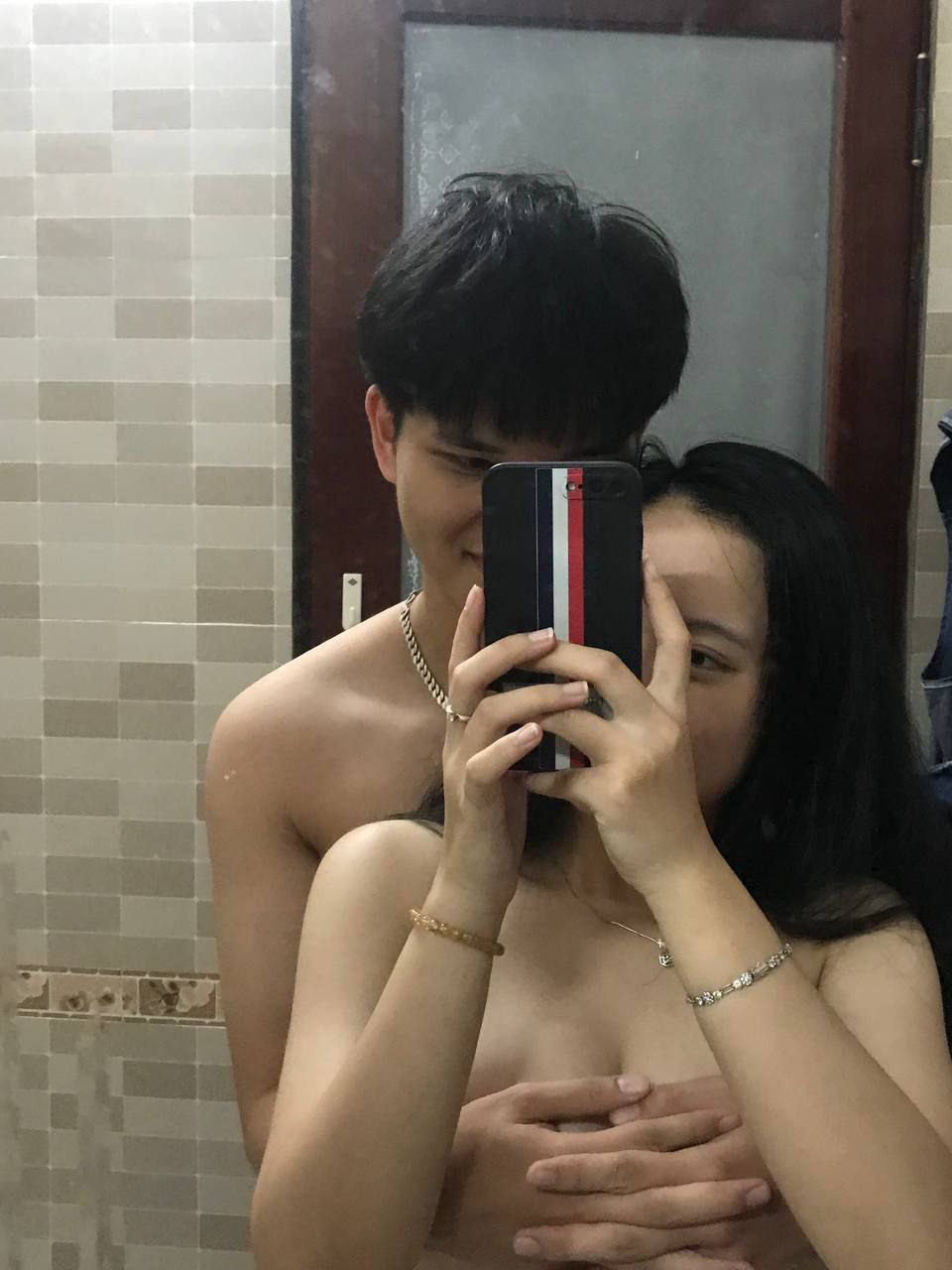 Trước ngày cưới – tập 2: con gái an ủi bố dượng đang buồn “nứng”