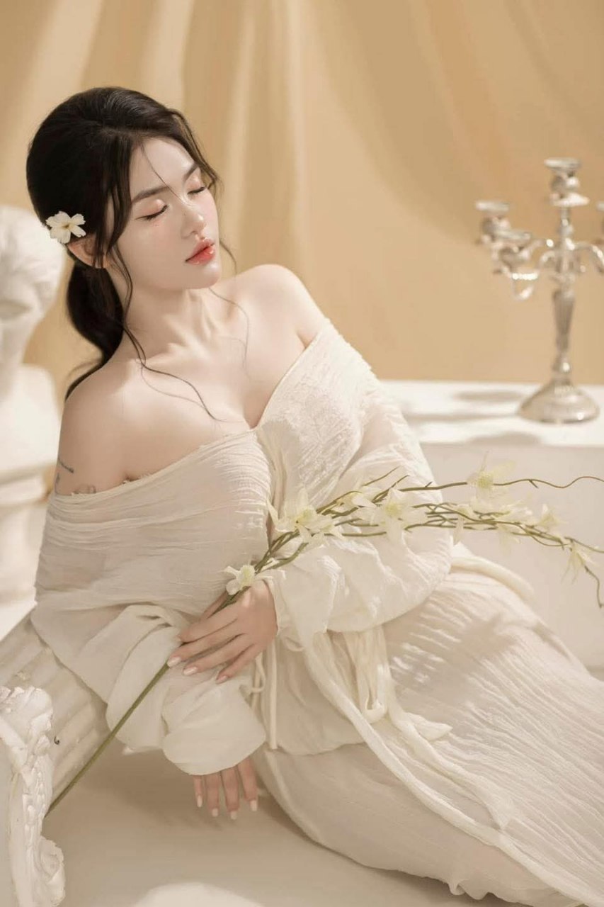 DASD-642 Tôi là người duy nhất! ? Một ngôi nhà chung dành cho những phụ nữ thất vọng về tình dục đang tìm người thuê. Hibiki Otsuki, Kokoa Aisu, Ayano Kato, Momoka Kato, Meiko Nakao